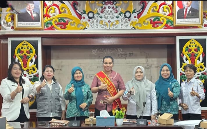Kegiatan sosialisasi seleksi Bunda PAUD berprestasi tingkat Provinsi Kalimantan Tengah secara virtual melalui Zoom Meeting (foto: Diskominfo)