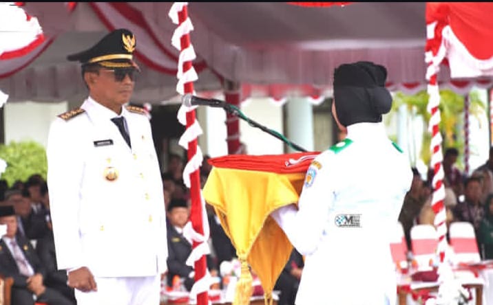 Bupati Heriyus saat menjadi Irup HUT RI ke-80 tahun (foto: Diskominfo)