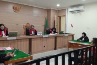 Herry Mulyadie alias Ari saat mendengarkan putusan majelis hakim di PN Banjarmasin (Foto Istimewa)