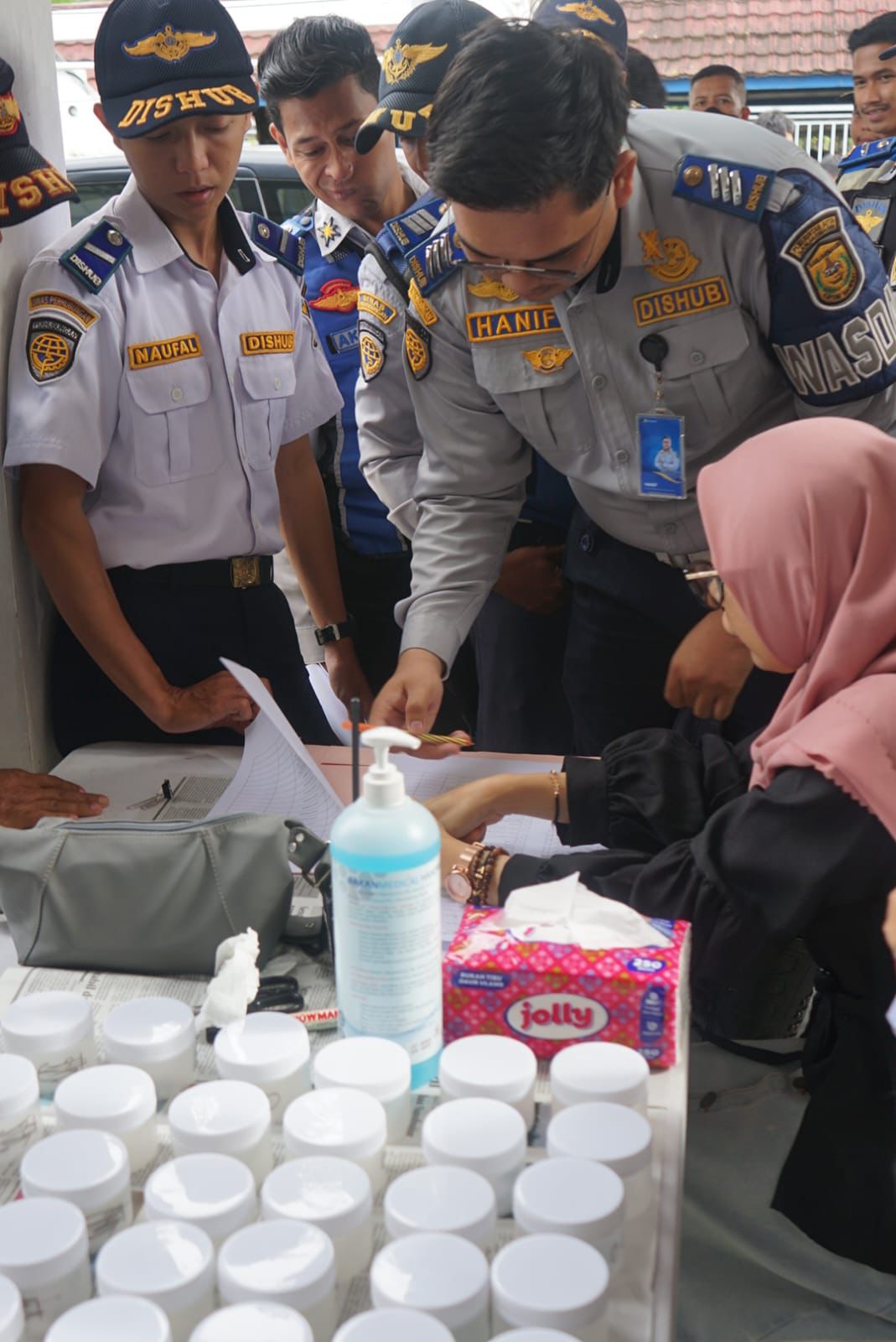Badan Kepegawaian Daerah dan Diklat Kota Banjarmasin bersama BNNK Banjarmasin gelar tes narkoba.