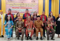 Bupati Heriyus saat melantik tiga Damang di GPU Tira Tangka Balang (foto: Maya)