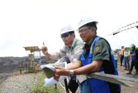 Bupati Heriyus saat kunker ke PT Adaro Minerals Indonesia Site Maruwai Coal di Desa Tumbang Baloi, Kec. Barito Tuhup Raya (foto: Diskominfo)