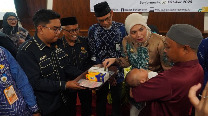 Wakil Wali Kota Banjarmasin, Hj. Ananda, dan turut dihadiri Ketua Baznas Provinsi Kalimantan Selatan, H. Irhamsyah Safari, Wakil Ketua Baznas Kota Banjarmasin