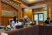 Kepala Seksi Pengelolaan Opini Publik Diskominfo Kalsel Chairun Nimah, yang hadir sebagai salah satu narasumber