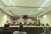 Sidang lanjutan perkara dugaan korupsi mantan Bupati Tabalong Anang Syafriani,yg menghadirkan saksi ahli salah satu nya Prof Hadin Muhjat (Foto Mercy)