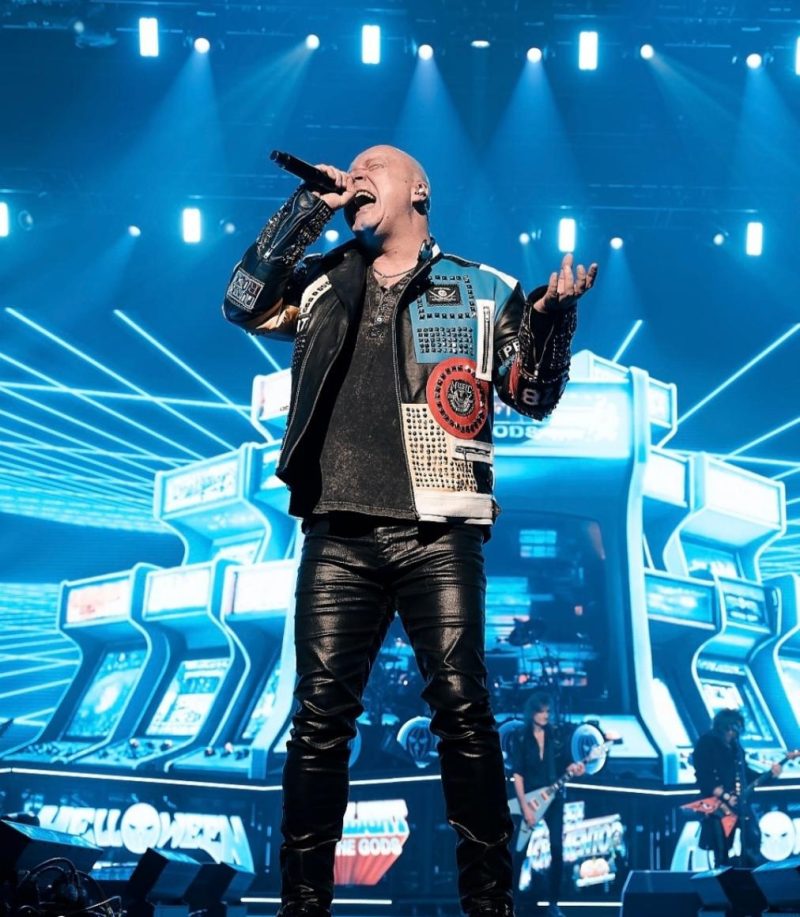 Michael Kiske, vokalis lawas Helloween yang kembali bergabung dan  duet dengan vokalis sekarang Andi Deris (Foto Istimewa)
