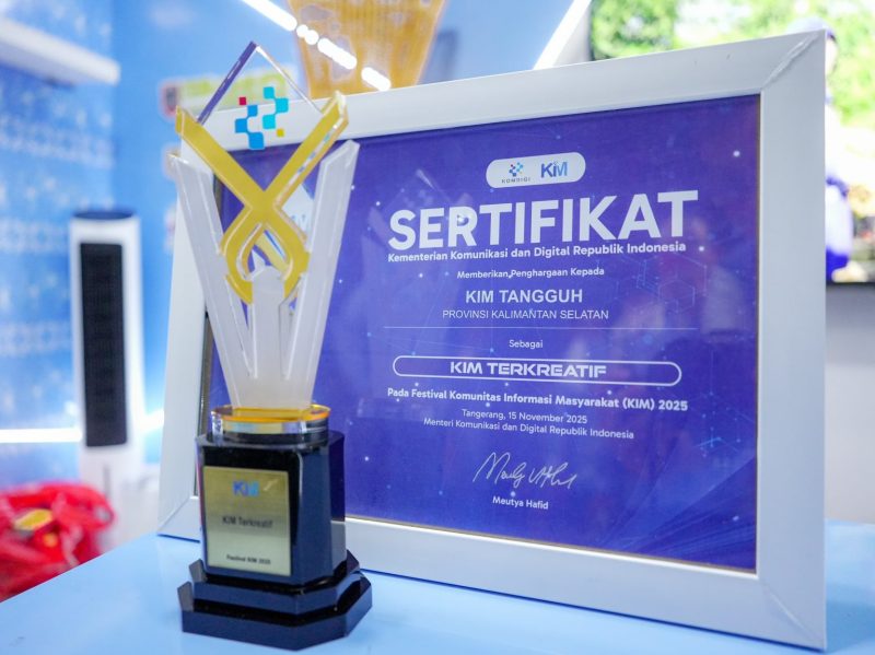 Komunitas Informasi Masyarakat (KIM) Tangguh Kelurahan Mentaos Kota Banjarbaru berhasil meraih prestasi sebagai KIM TERKREATIF dalam ajang KIM Festival 2025 di Kota Tangerang