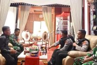 Ketua DPRD Rumiadi saat terima kunjungan dari TNI dan Polri (foto: istimewa)