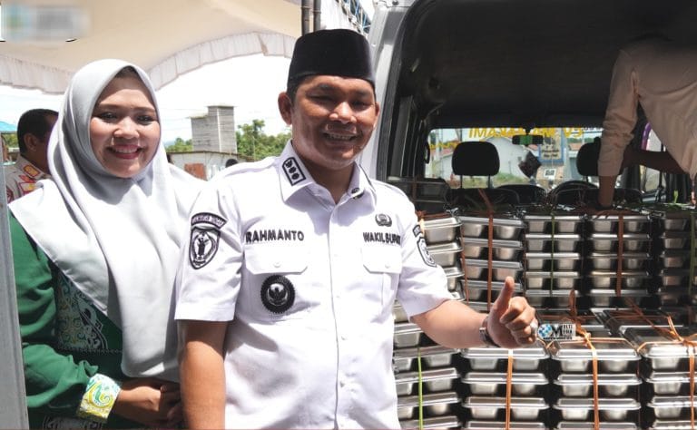 Wakil Ketua I DPRD Mura Dina Maulidah saat menghadiri launching dapur SPPG (foto: istimewa)