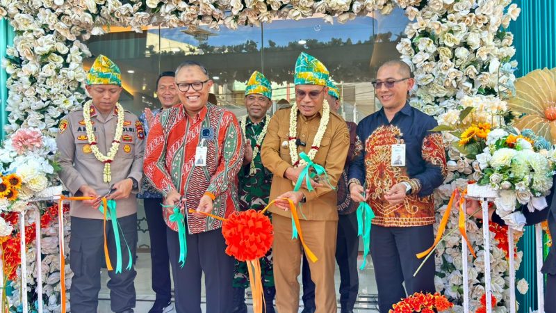 Wakil Bupati Kotabaru Syairi Mukhlis, S.Sos resmikan kantor cabang PT Bank Syariah Indonesia (BSI) di Kabupaten Kotabaru
