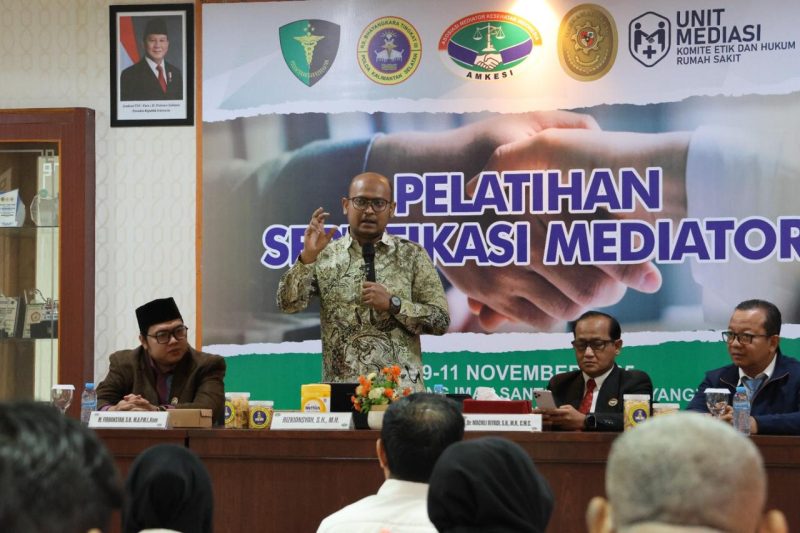 pelatihan sertifikasi mediator yang diselenggarakan Asosiasi Media Kesehatan Indonesia (AMKESI)
