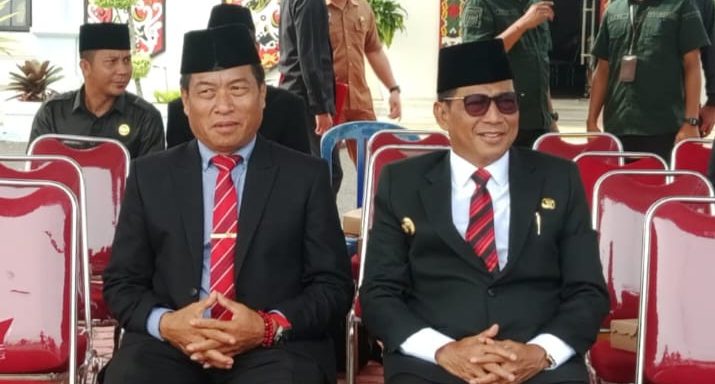 Ketua DPRD Murung Raya Rumiadi (kiri), (foto: Maya)