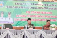 Ketua DPRD Murung Raya Rumiadi (kiri),(foto: Maya)