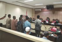 Para saksi saat diambil sumpahnya oleh petugas pengadilan Tipikor Banjarmasin (Foto Istimewa)