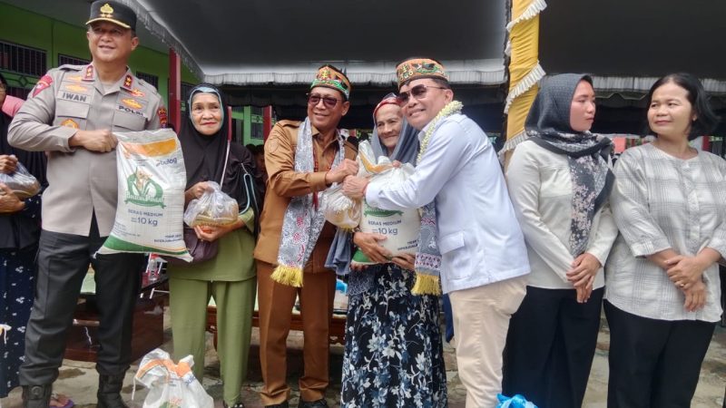 Gubernur Agustiar Sabran beserta rombongan  saat kunker di SMA 1 Puruk Cahu (foto:Maya)