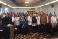 Ketua DPC Peradi Banjarmasin, Edi Sucipto, SH, MH, didampingi Sekretaris DPC, DR Ali Murtadho, SH MH dan
para anggota (Foto Istimewa)