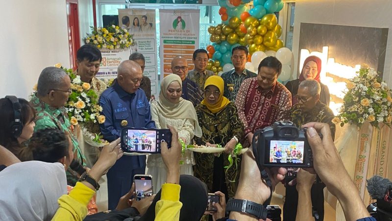 Amanah Fertility Centre ini merupakan layanan bayi tabung pertama di Kalimantan Selatan dan diresmikan langsung oleh Gubernur Provinsi Kalsel, Muhidin bersama Wali Kota Banjarmasin, Muhammad Yamin,