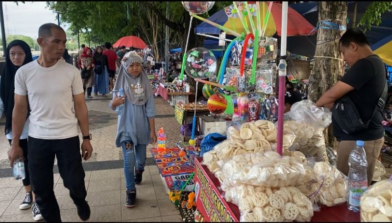 Usaha Kecil kawasan Siring menara pandang banjarmasin