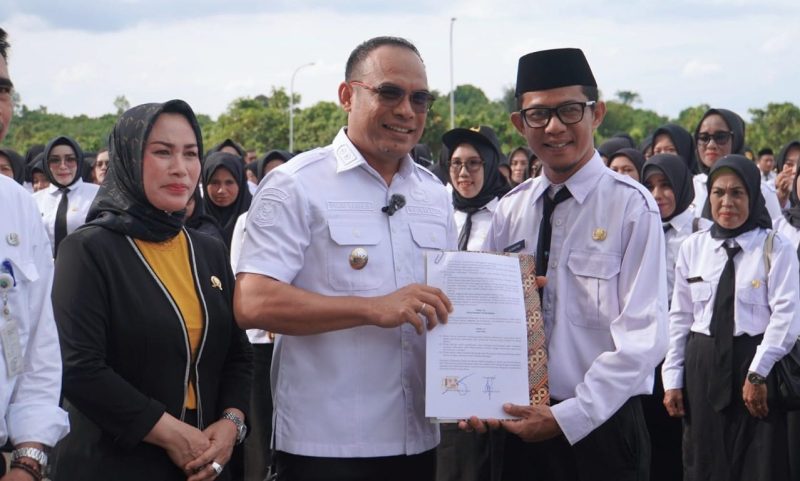Pengangkatan Pegawai Pemerintah dengan Perjanjian Kerja (PPPK) Paruh Waktu, yang berlangsung di Kantor Bupati Kotabaru