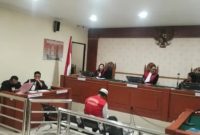 Terdakwa David saat mendengarkan vonis majelis hakim di PN Banjarmasin (Foto Istimewa)

