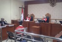 Zeni saat mengajukan pembelaan atas tuntutan jaksa yang menuntutnya 3 tahun penjara (Foto Istimewa)