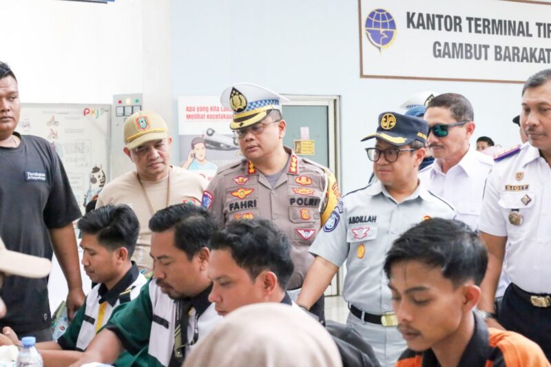 Dirlantas Polda Kalsel Kombes Pol Dr M Fahri Siregar yang langsung terjun ke lapangan (Foto Istimewa)