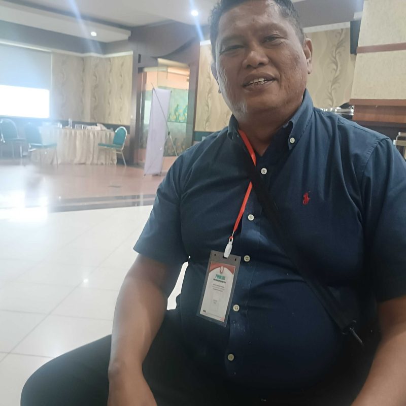 Ketua LSM KKomite Anti Korupsi Indonesia (KAKI)  Kalimantan Selatan, H Akhmat Husaini, SH MA sebagai peninjau disela rehat Musda DPD KAI Kalsel (Foto Mercy)