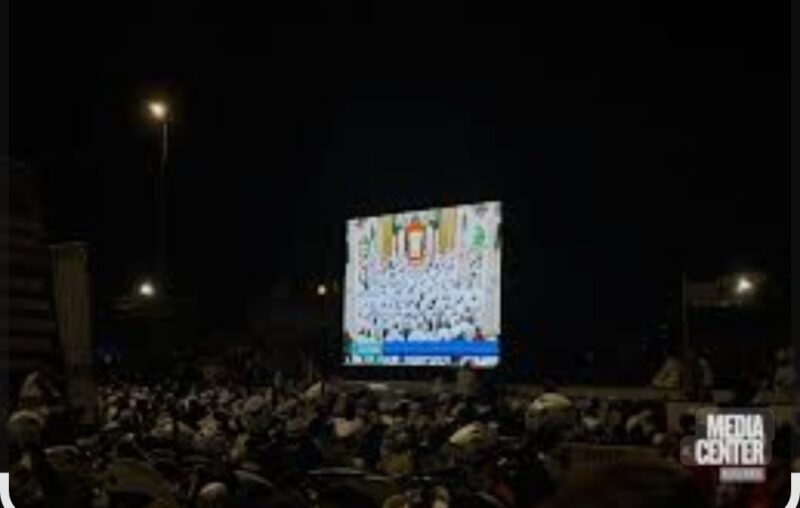 Satu dari enam unit videotron yang terpasang melingkar pada enam sisi (Foto Istimewa/MC Kalsel)

