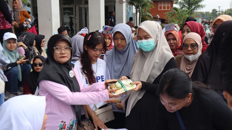 Hari Kesehatan Nasional (HKN) Dinas Kesehatan gelar sosialisasi cegah stunting di lokasi wisata siring Menara Pandang