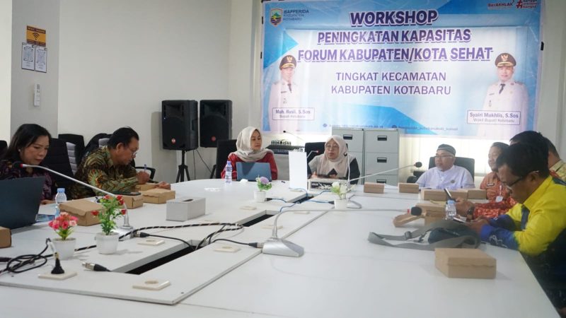 Riset, dan Inovasi Daerah (Bapperida) Kabupaten Kotabaru melaksanakan Workshop Penguatan Kapasitas Forum Kecamatan Sehat dan Kelompok Kerja (Pokja) Desa Sehat