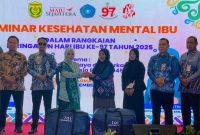 Seminar Kesehatan Mental Ibu sebagai
fondasi ketahanan keluarga sekaligus penentu kualitas generasi masa depan.