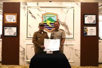 Bupati Kotabaru Serahkan Mobil Operasional Penunjang Kegiatan Kantor Pertanahan Kotabaru