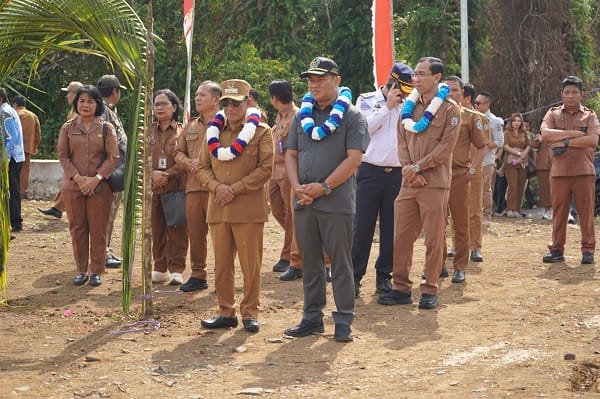 Ketua Komisi II DPRD Murung Raya(baju abu-abu), (foto: istimewa)