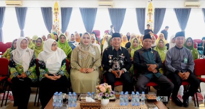 Dina Maulidah dan Wakil Bupati Mura Rahmanto Muhiddin (foto: istimewa)