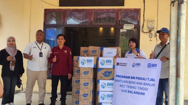 Melalui BRI Branch Office Amuntai Bantuan Pasca Banjir Balangan Disalurkan