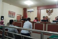 Penasehat Hukum Bujino A Salan SH MH saat menghadirkan dua saksi di hadapan majelis hakim PN Banjarmasin, Kamis (8/1/2026) (Foto Istimewa)
