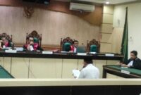 Mantan Bupati Tabalong Anang Syakhfiani saat membacakan pledoi atau nota pembelaan di hadapan majelis hakim Pengadilan Tipikor Banjarmasin (Foto Istimewa)