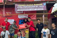 Telkomsel Salurkan Bantuan Bagi Masyarakat Terdampak Banjir di Beberapa Wilayah di Kalsel
