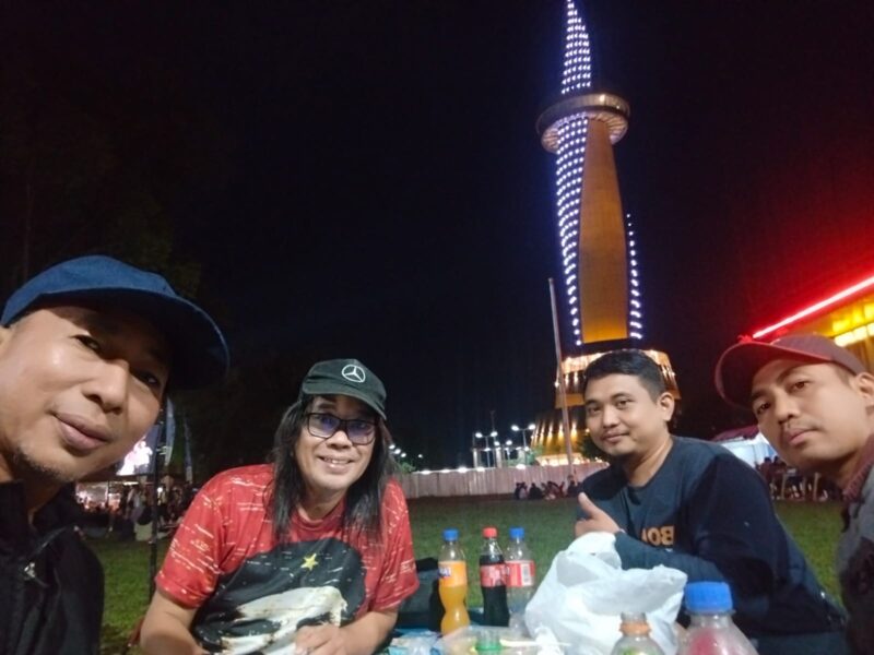 teman-teman wartawan berbuka puasa bersama di halaman eks kantor gubernur Kalsel pada Rabu (25/2/2026) malam 