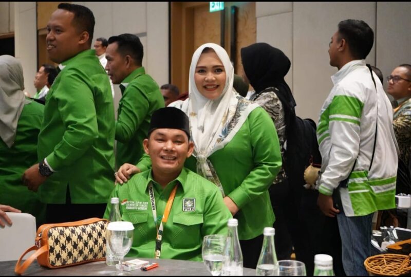 Wakil Ketua I DPRD Murung Raya Dina Maulidah bersama Ketua DPW PKB Kalteng yang baru di lantik Rahmanto Muhiddin (foto : istimewa)