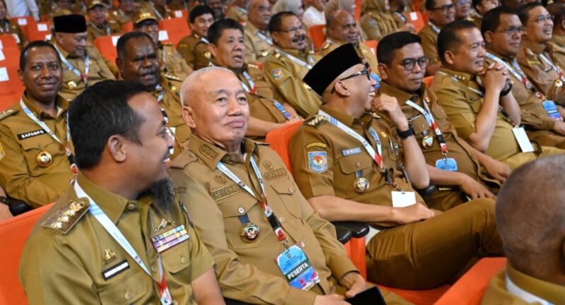 Gubernur dan Wagub Ikuti Arahan Presiden Prabowo Subianto di Rakornas (foto: adpim)