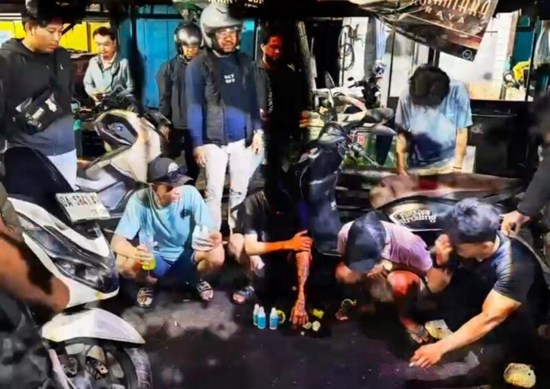 PATROLI DINIHARI – Tim Macan Resta Polresta Banjarmasin bersama jajaran polsek saat membubarkan aksi penyakit masyarakat (pekat) dalam Patroli Dinihari, Rabu (25/2/2026). (Foto: Istimewa)