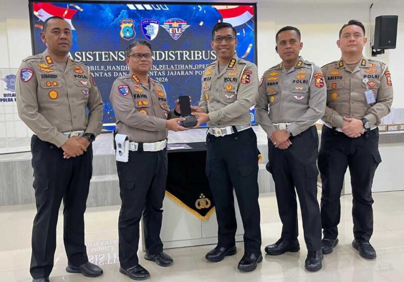 Perkuat Penegakan Hukum Lalu Lintas, Ditlantas Polda Kalsel Terima 18 Unit ETLE Mobile Handheld