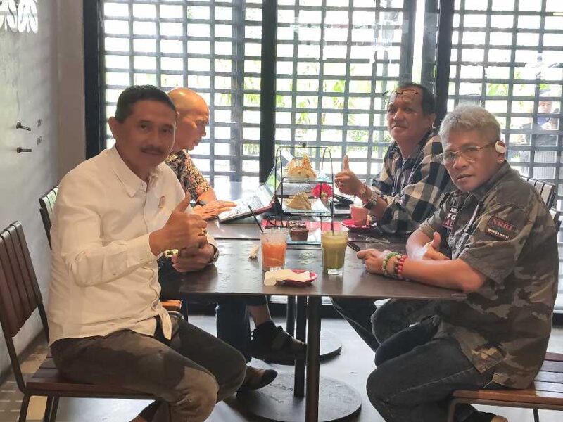 Kuasa hukum APBMI Kalsel Advokat Bujino KA Salan SH MH dan Edy Sucipto SH MH (Foto Mercy )
