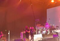 Dream Theater saat tampil dalam konser An Evening with Dream Theater: 40th Anniversary Tour di Beach City International Stadium, Ancol, Jakarta, Sabtu (7/2/2026). (Foto: Istimewa)