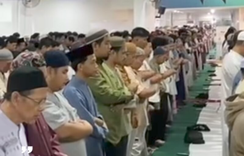Jemaah warga Muhammadiyah melaksanakan salat tarawih malam pertama Ramadan 1447 Hijriah (Foto Screenshot Instagram)
