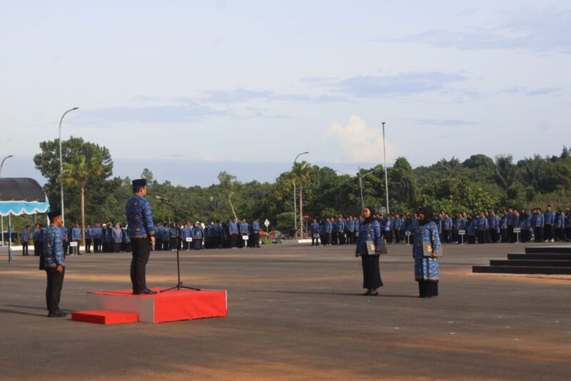 Pemerintah Kabupaten Kotabaru menggelar apel kesadaran menjelang bulan suci Ramadan di lapangan apel Kantor Bupati Kotabaru (foto:diskominfo)