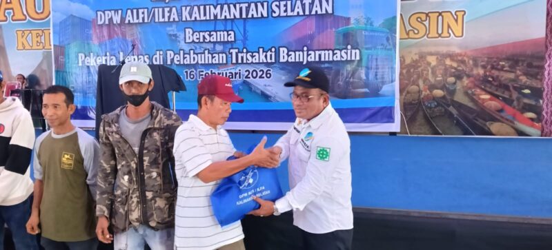 Ramadhan Berbagi 'DPW ILFA/ALFI Kalsel' untuk Pekerja Lepas dan Masyarakat Pelabuhan Trisakti Banjarmasin