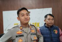 KETERANGAN PERS - Kapolsek Banjarmasin Timur AKP Morris Widhi Harto saat memberikan keterangan kepada awak media, Jum'at (63/2026)