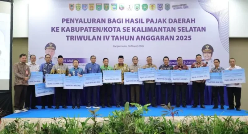 Gubernur Kalimantan Selatan (Kalsel), H Muhidin memimpin Rapat Umum Pemegang Saham (RUPS) Tahunan Tahun Buku 2025 sekaligus Rapat Umum Pemegang Saham Luar Biasa (RUPS-LB) Tahun 2026 Bank Kalsel,  di bertempat di Rattan Inn Hotel, Banjarmasin (foto:adpim)